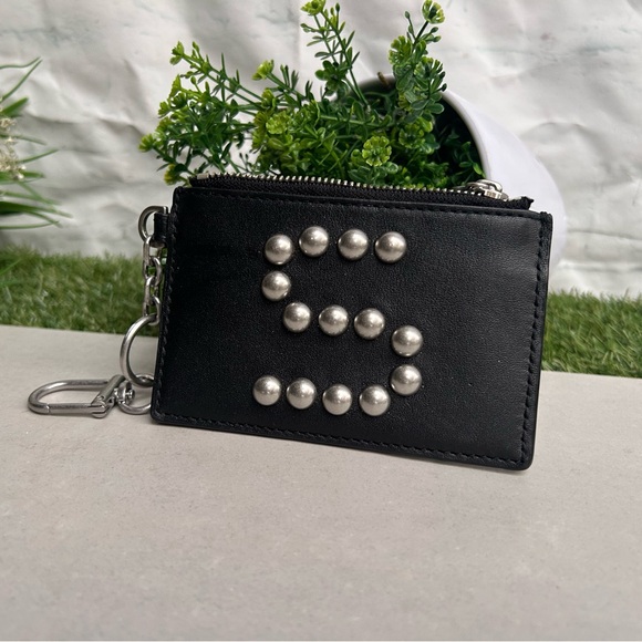 Tory Burch
Studded silver S Keychain  Black /a contrasting snake finish .NEW - Picture 1 of 14